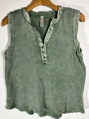 Mono B Sage Green Waffle Knit Sleeveless Henley Tank Large